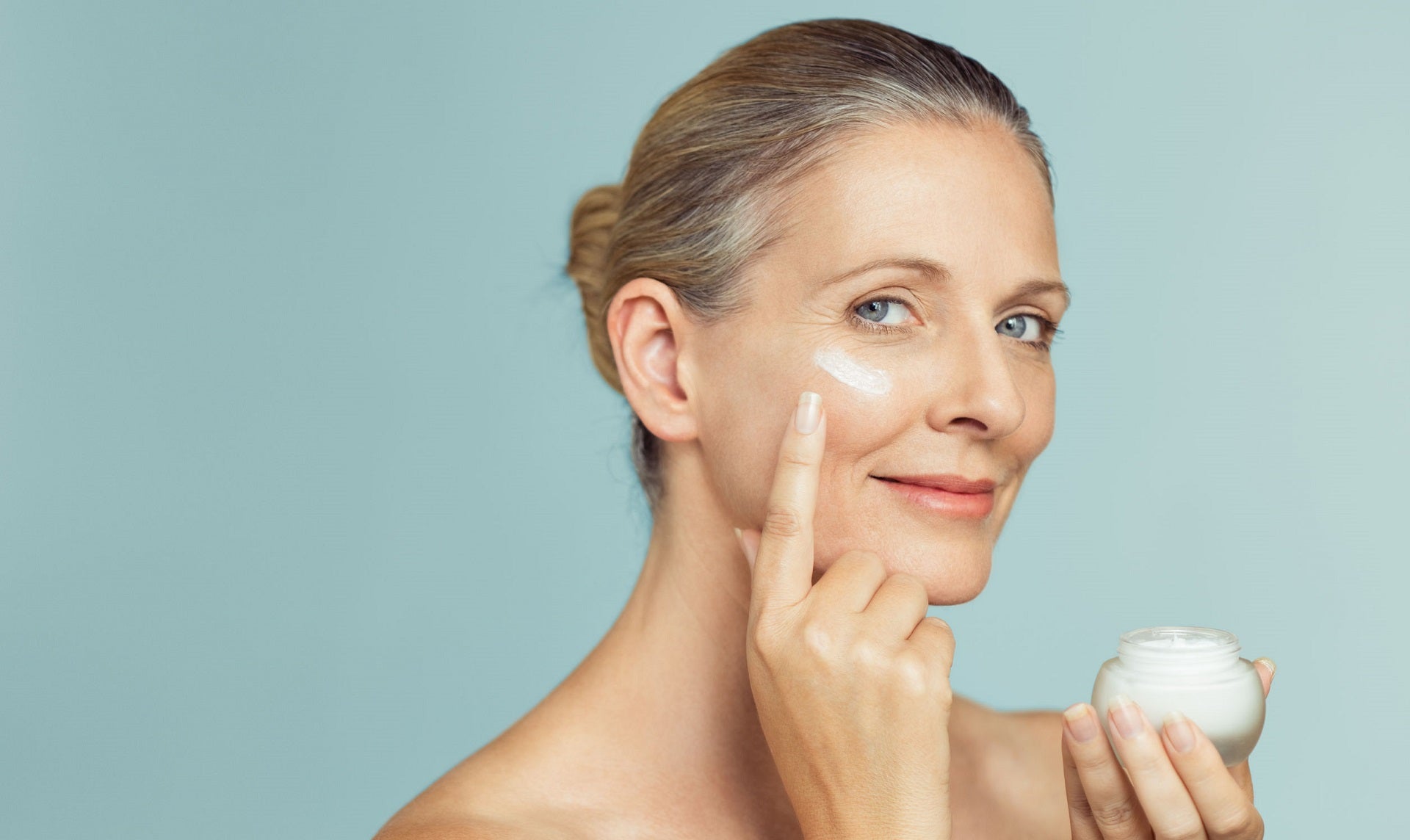HOW TO BUILD A ANTI-AGEING SKINCARE ROUTINE